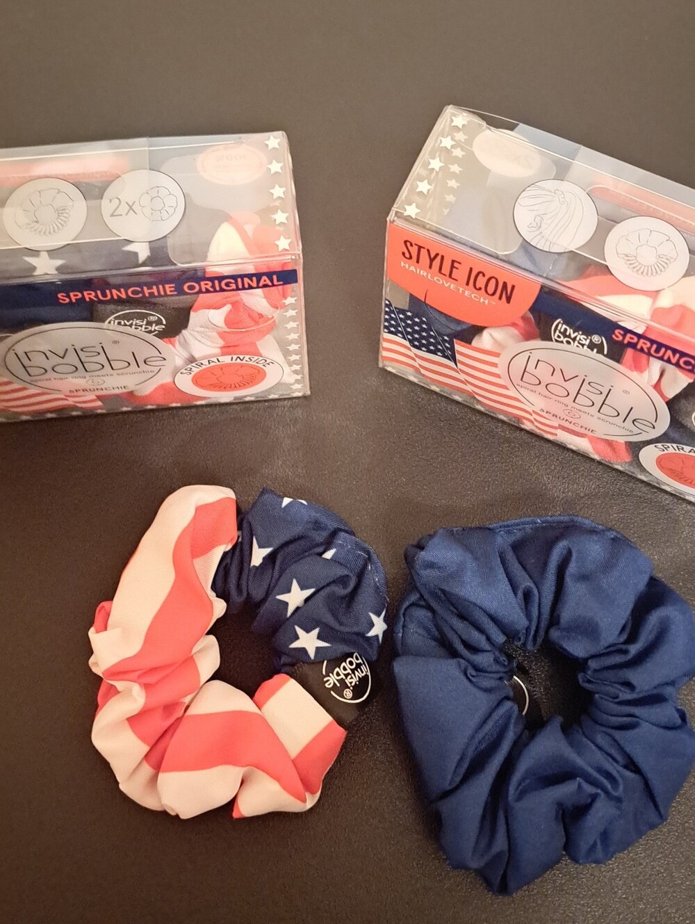 4 pieces July 4th Scrunchie Set NIB, the loose ones are for show only.